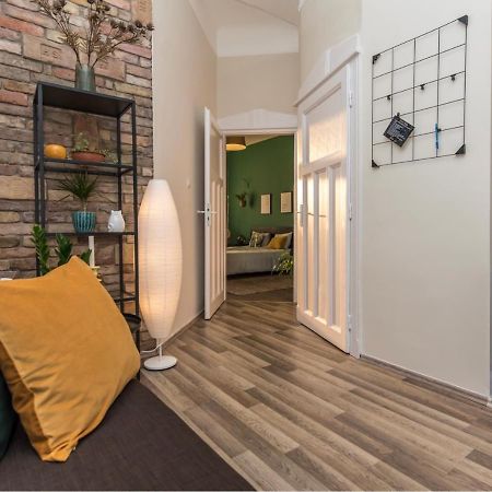 Апартаменты Cozy Nest In The Heart Of Будапешт Экстерьер фото