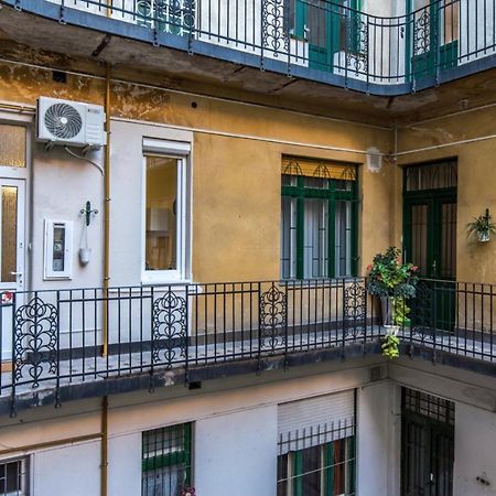 Апартаменты Cozy Nest In The Heart Of Будапешт Экстерьер фото